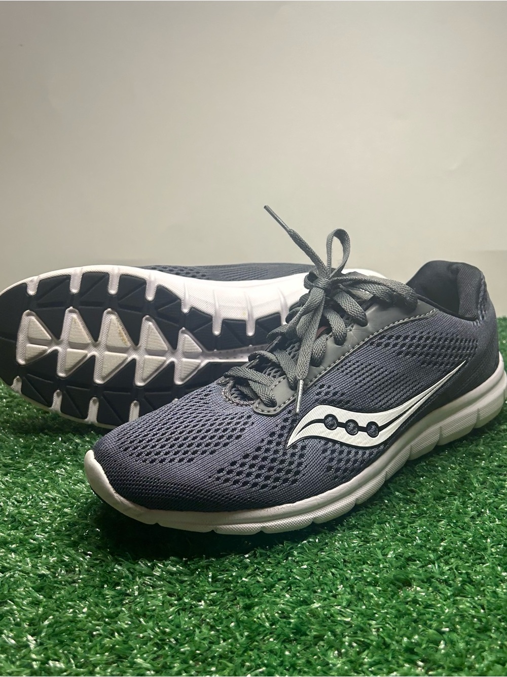 Saucony Women’s Size 10 Grid Ideal Charcoal Grey Shoes S15269-1